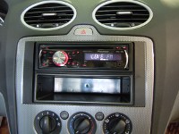   Pioneer DEH-2200UB  Ford Focus II